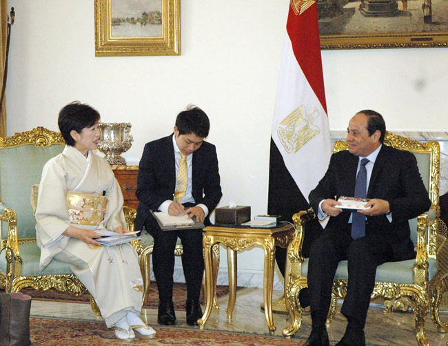 小池百合子とエジプト大統領の写真